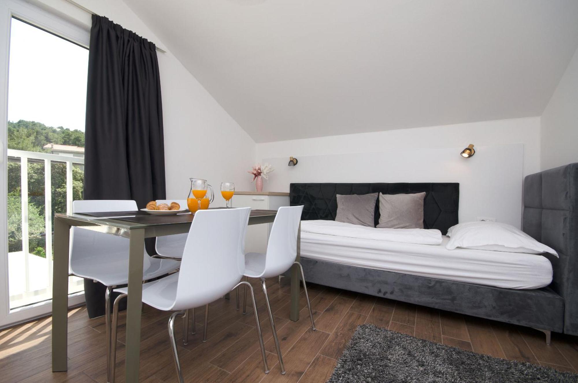 Niko Apartment