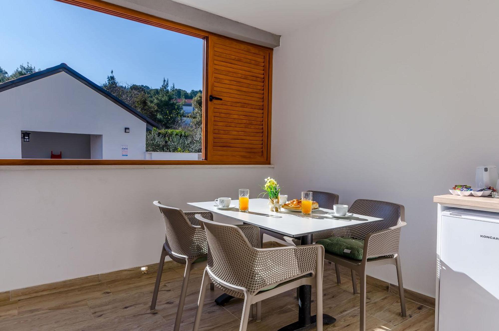 Niko Apartment